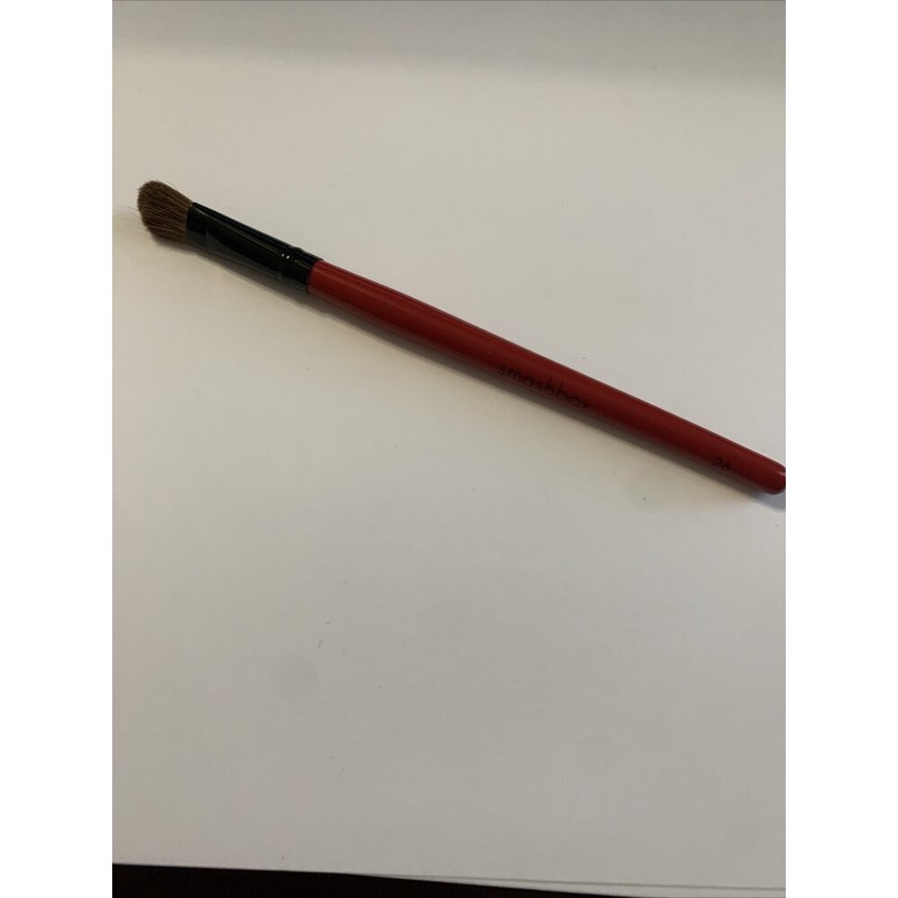 SMASHBOX CAMERA READY SHADOW INTENSIFIER BRUSH New not in box #26